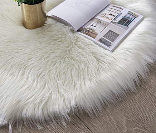 SERISSA Soft Round Faux Sheepskin Fur Rug White Circle Rug Circular Fluffy Area Rug Plush Circle Carpet Play Mats for Kids Girls Room Princess Castle Christmas 3ft Diameter - Image 4