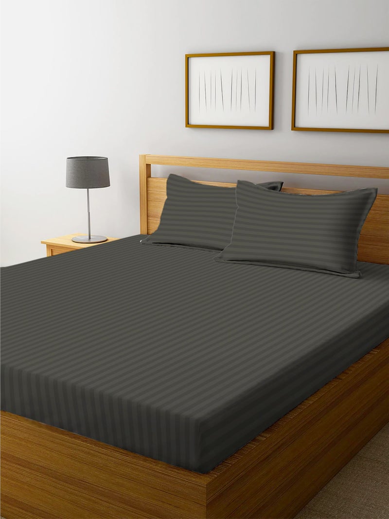 YaAkholic مجموعة ملاءات سرير مزدوج ملكية بحجم 78" × 72" من يا أكهوليك مع 2 غطاء وسادة - لون رمادي داكن - Image 1