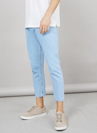 Tapered Fit High Rise Jeans With Pockets