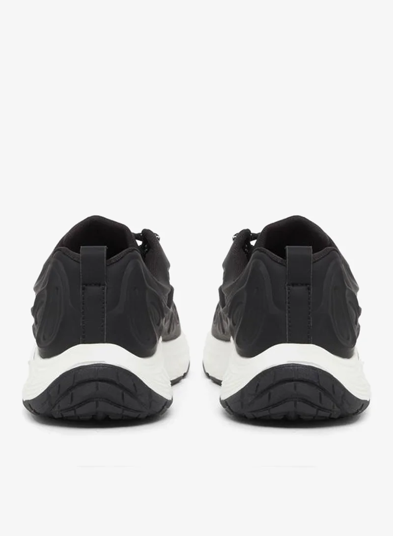 ستايلي اكتيف سنيكرز أسود بنقوش دانتيل