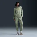 نايكي أخضر