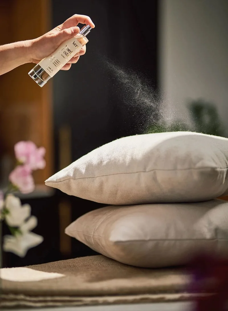 ايري ليفينج معطر جو أيري ليفينج برائحة خشب الأرز والقرفة والبرغموت