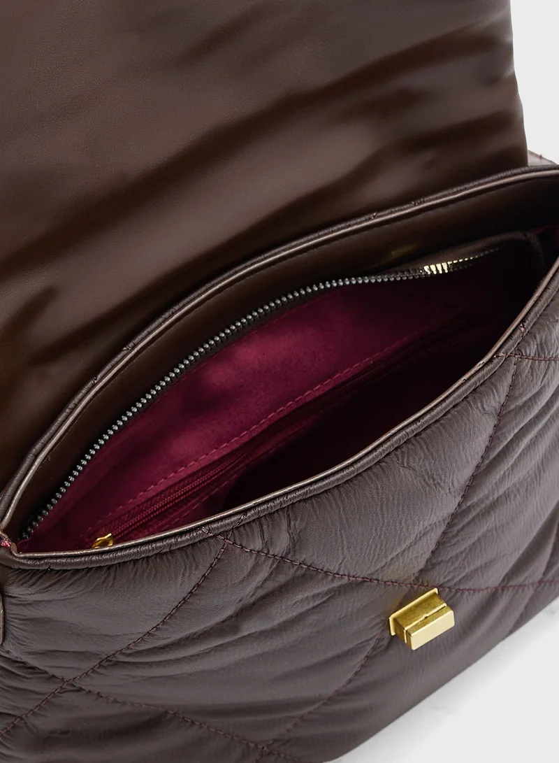 ايلا Oversized Quilted Crossbody Bag