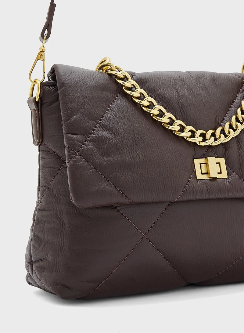 ايلا Oversized Quilted Crossbody Bag