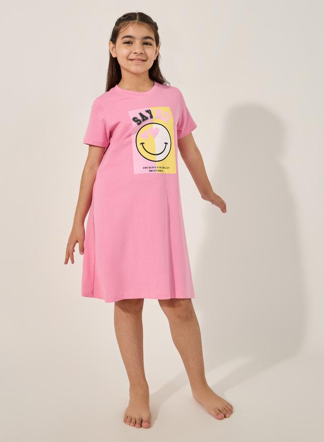 ستايلي قميص نوم قصير بأكمام قصيرة وطبعة جرافيك - Image 1