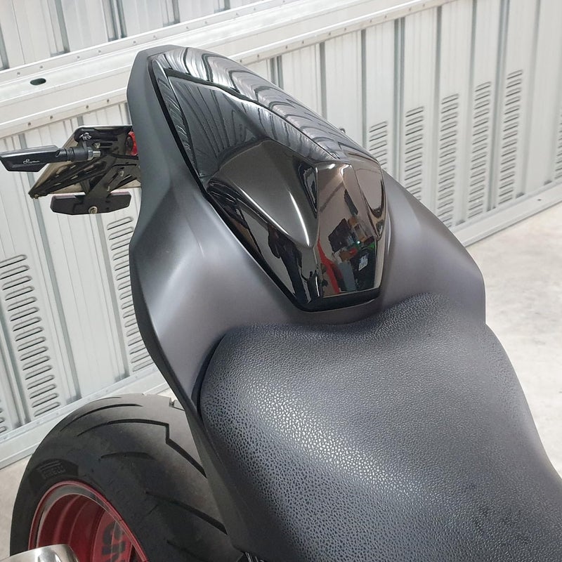 Lorababer غطاء المقعد الخلفي للدراجة النارية (Pillion Solo Seat Cowl Cover) مصنوع من البلاستيك الصلب ABS وجزء الذيل (Tail Section Fairing Cover) مناسب لدراجة كاواساكي Z H2/SE Z H-2 SE z h2 se (2020-2023) و Z900 Z 900 (2017-2023) (أسود) - Image 2