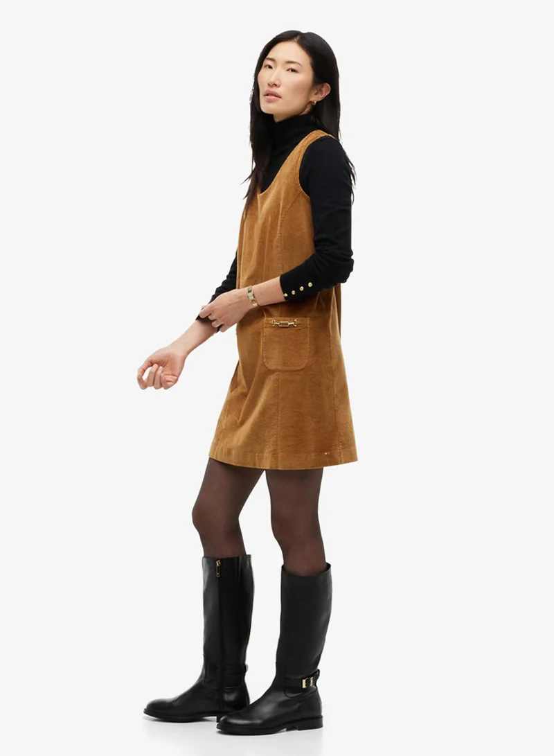 تومي هيلفيغر TH Monogram Buckle Leather Knee-High Boots