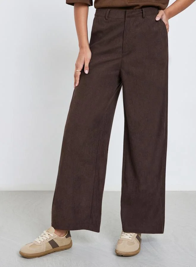 ستايلي بنطال كوردروي بأرجل واسعة