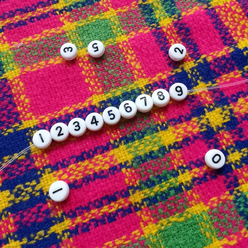 Looconi Amaney 500pcs White Acrylic Number Beads 7x4mm Mixed Number Beads Acrylic Plastic Round Shape Loose Beads - Image 3