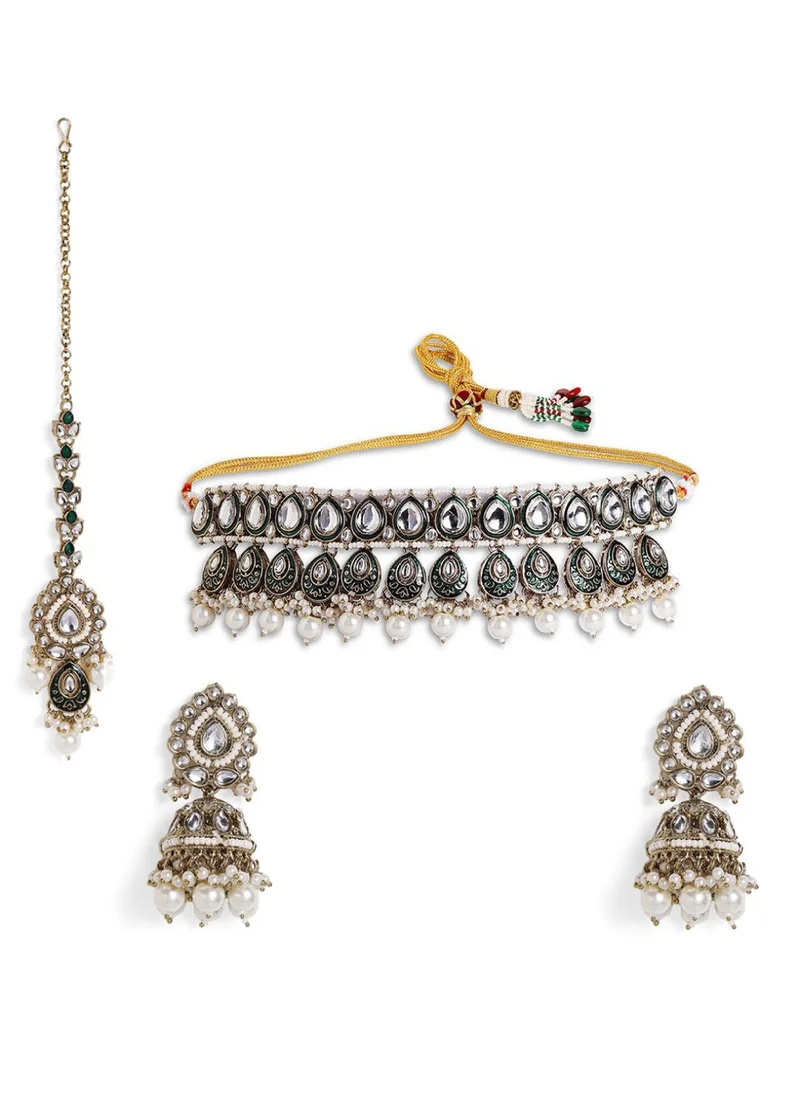 برياسي Kundan Stone Studded  Pearls Beaded Elegance Choker Jewellery Set