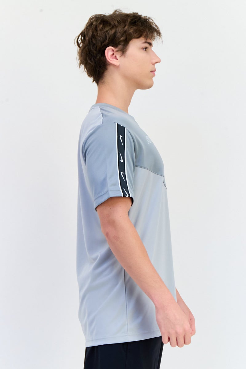 Nike Men Sportswear Fit Short Sleeves Training T-Shirt, Multicolor  - Image 2