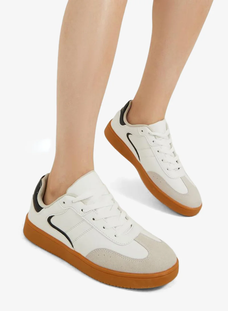 ستايلي اكتيف سنيكرز ريترو علكة برباط