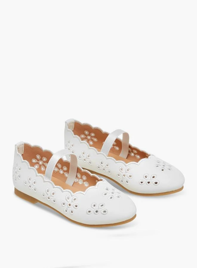 جونيورز حذاء باليرينا بفتحات وتفاصيل صدفي مع حزام مطاطي