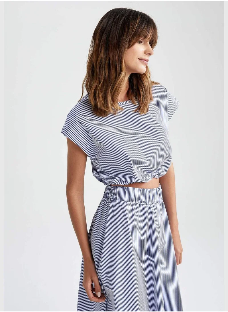 ديفاكتو Bat Sleeves Striped Crop Top