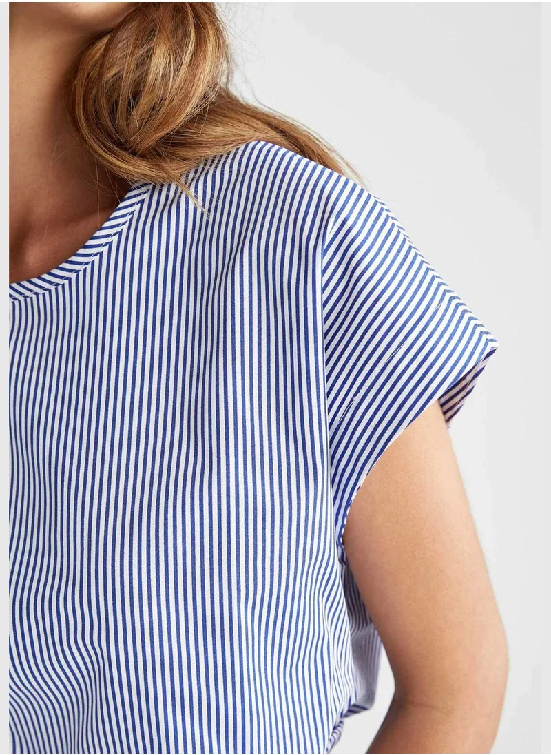 ديفاكتو Bat Sleeves Striped Crop Top