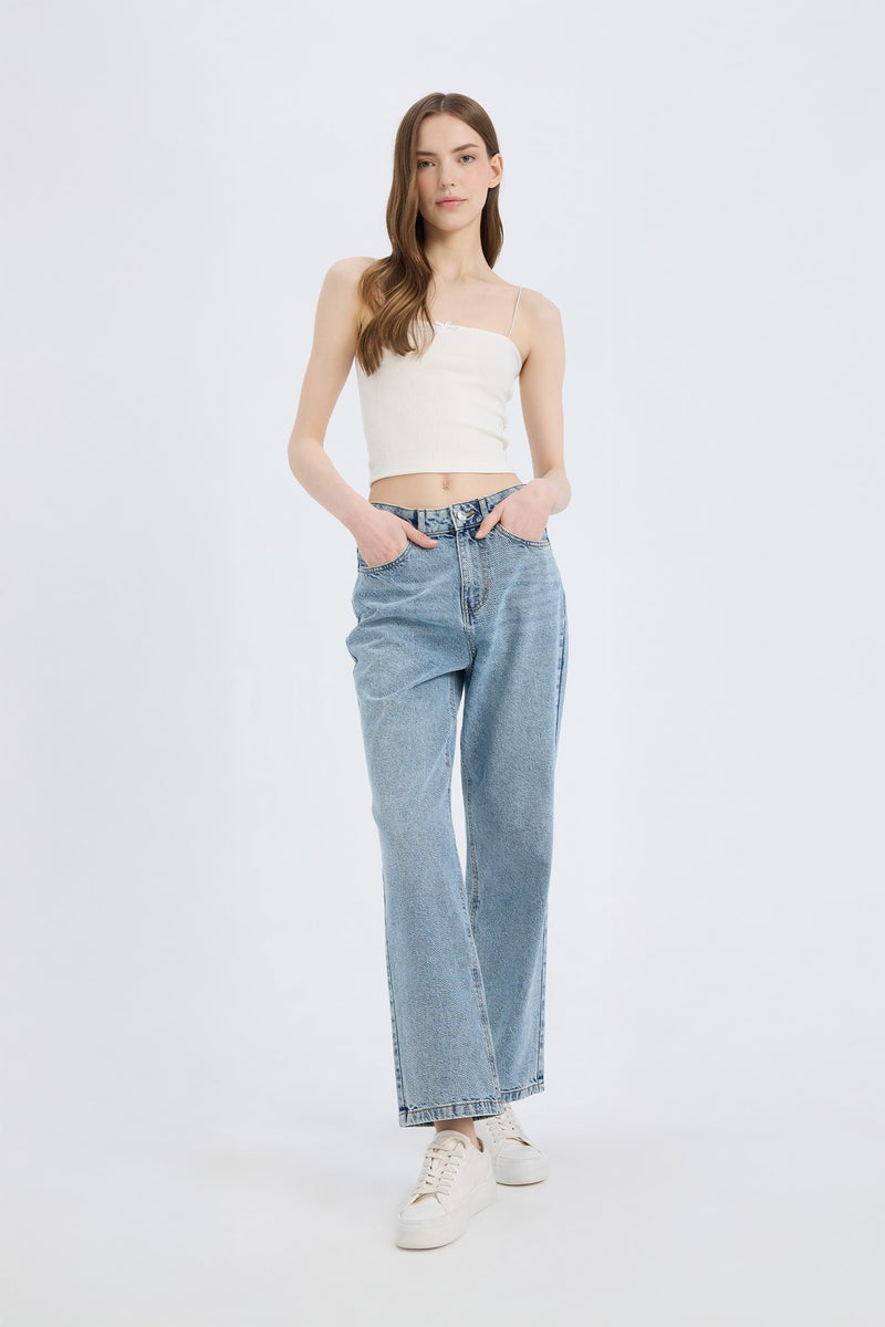 DeFacto Woman Straight Fit Cut Tip Jean Trousers - Image 4