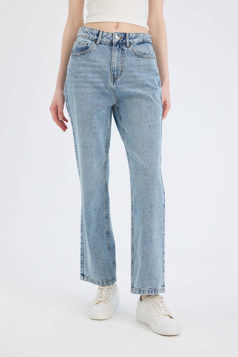 DeFacto Woman Straight Fit Cut Tip Jean Trousers - Image 1