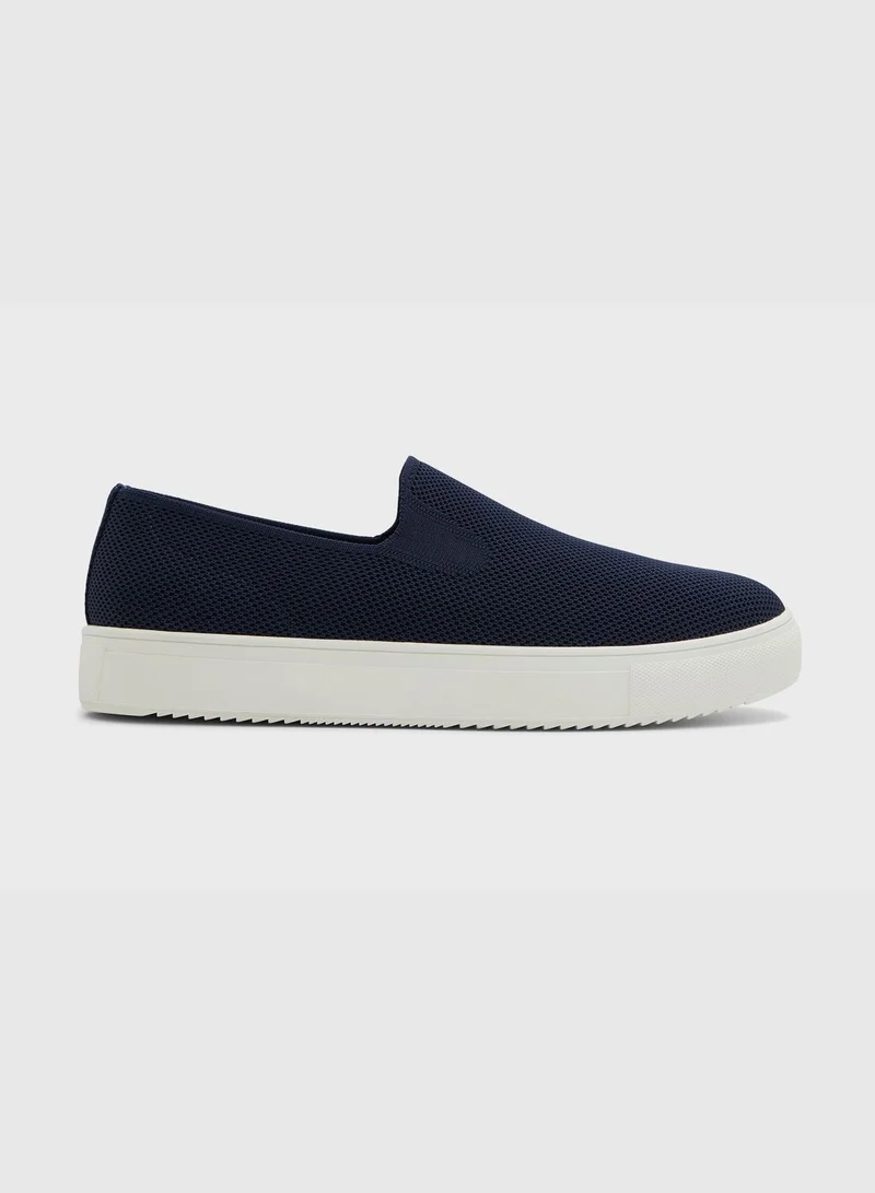 كول ات سبرنج CALL IT SPRING Plain Slip ons Blue