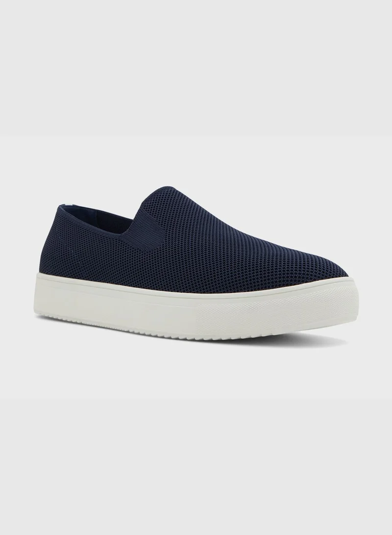 كول ات سبرنج CALL IT SPRING Plain Slip ons Blue