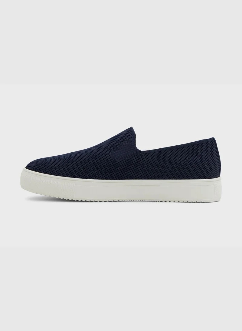 كول ات سبرنج CALL IT SPRING Plain Slip ons Blue