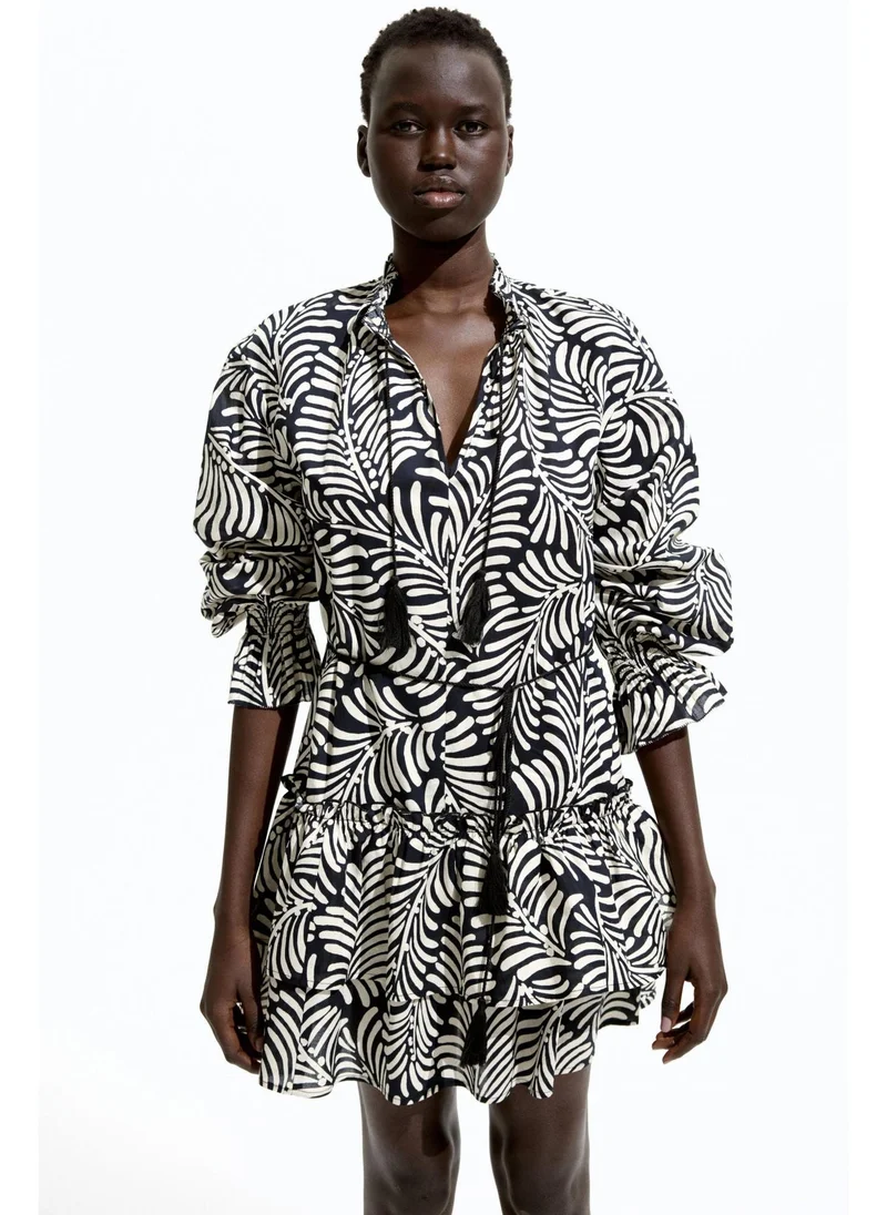 H&M Flounced tie-belt dress