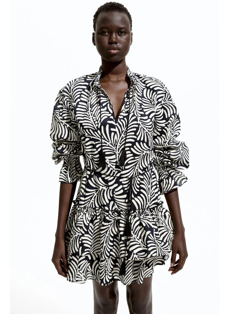 H&M Flounced tie-belt dress
