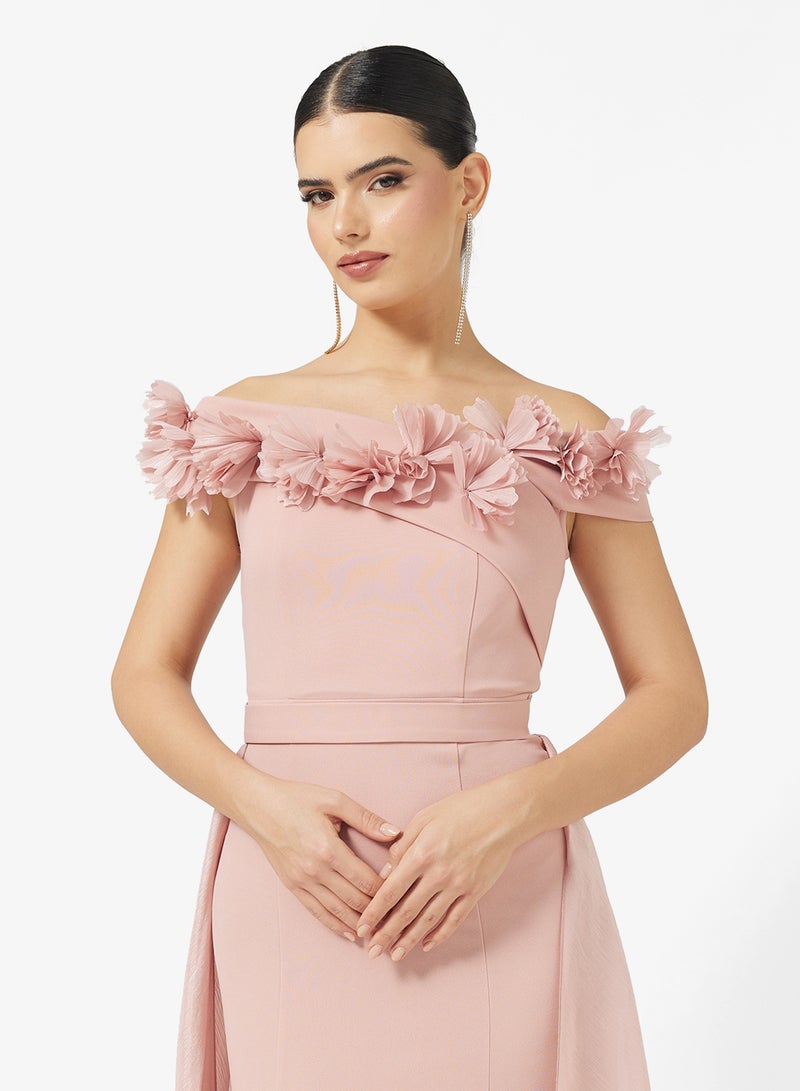 نمشي x فستان   بكتف مكشوف وتفاصيل زهور ثلاثية الأبعاد - Image 3