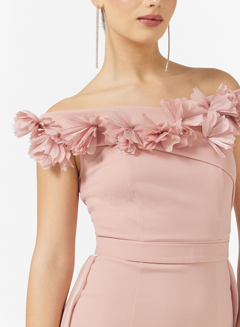 نمشي x فستان   بكتف مكشوف وتفاصيل زهور ثلاثية الأبعاد - Image 4