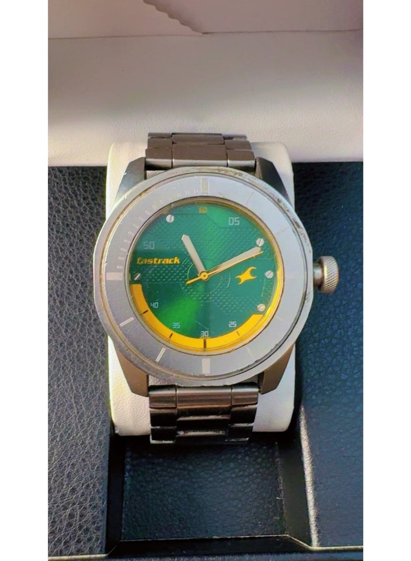 Fastrack Analog Men’s Watch (Model 3099SSA) – Stylish Green Dial with Stainless Steel Strap | Pre-Owned (Like Brand New Condition) - Image 1