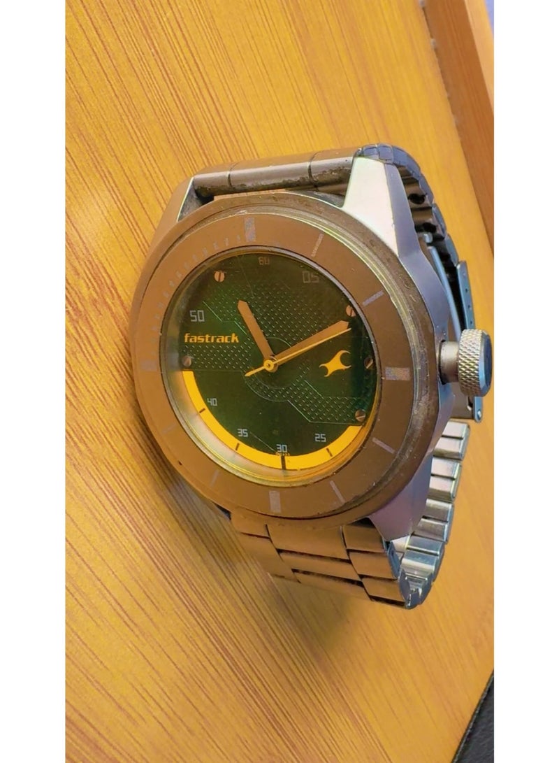 Fastrack Analog Men’s Watch (Model 3099SSA) – Stylish Green Dial with Stainless Steel Strap | Pre-Owned (Like Brand New Condition) - Image 3