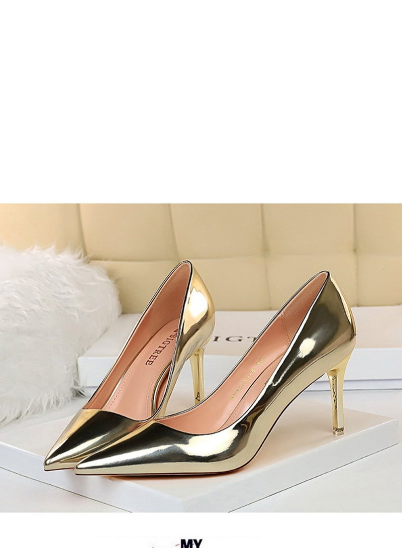 BIGTREE 7.5 سم كعب رفيع بسيط وعصري بسطح لامع من جلد الباتنت ذو فم ضيق ورأس مدبب كعب نسائي رفيع باللون الذهبي - Image 1