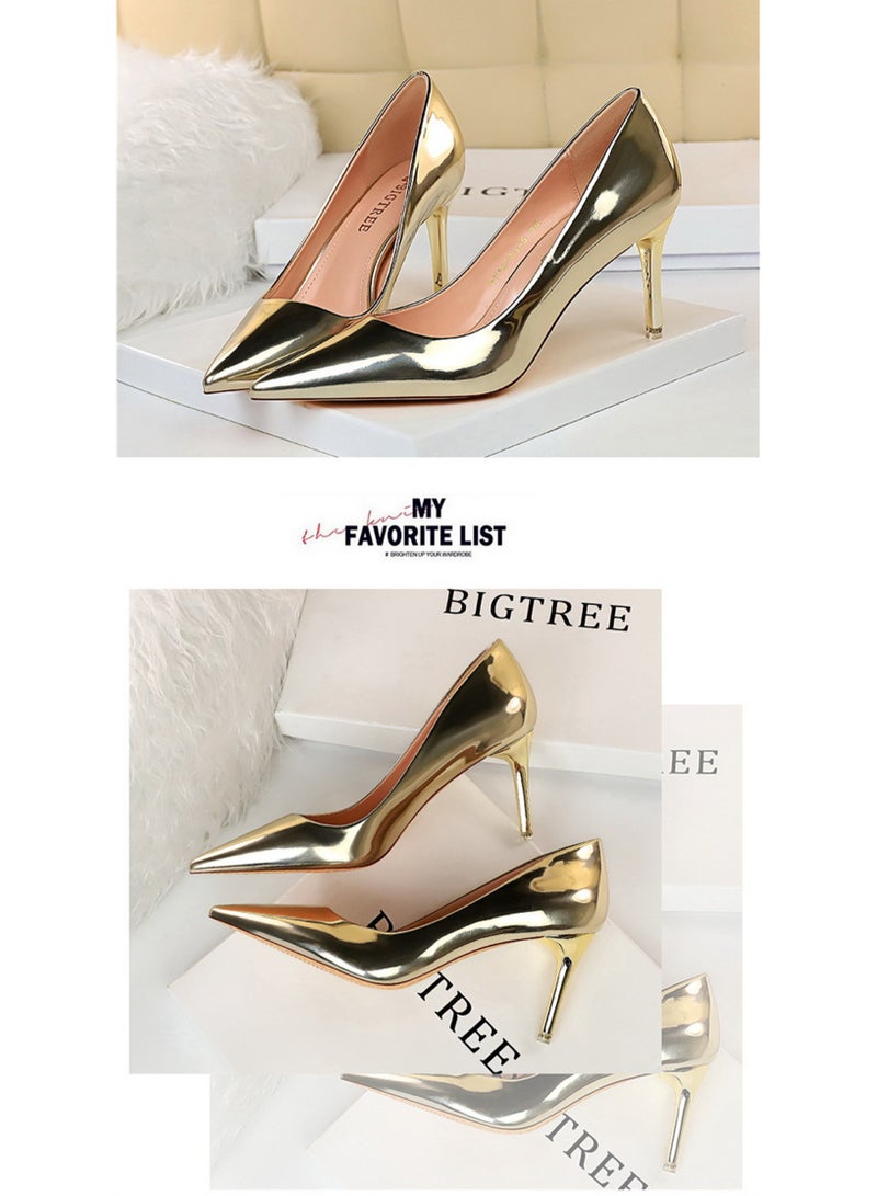 BIGTREE 7.5 سم كعب رفيع بسيط وعصري بسطح لامع من جلد الباتنت ذو فم ضيق ورأس مدبب كعب نسائي رفيع باللون الذهبي - Image 2