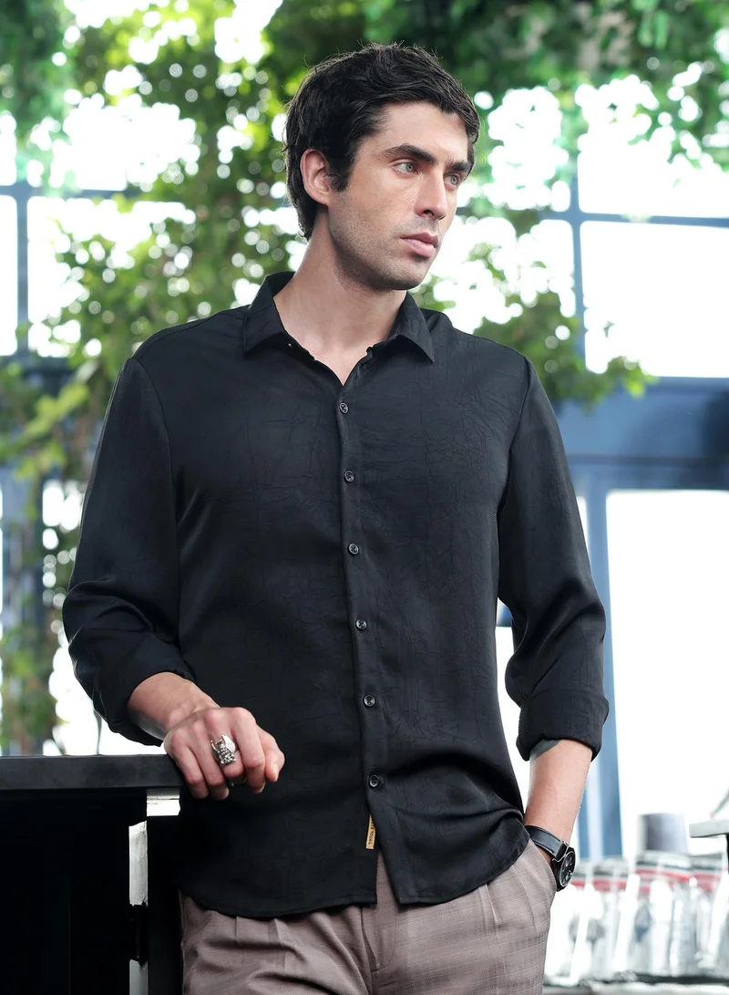 Campus Sutra Men Solid Crushed Shirt | Spread Collar, Long Button-Cuff Sleeves | Button , Curved Hem | Solid Crushed | Woven Fabric For Casual & Daily Wear | Charcoal Black