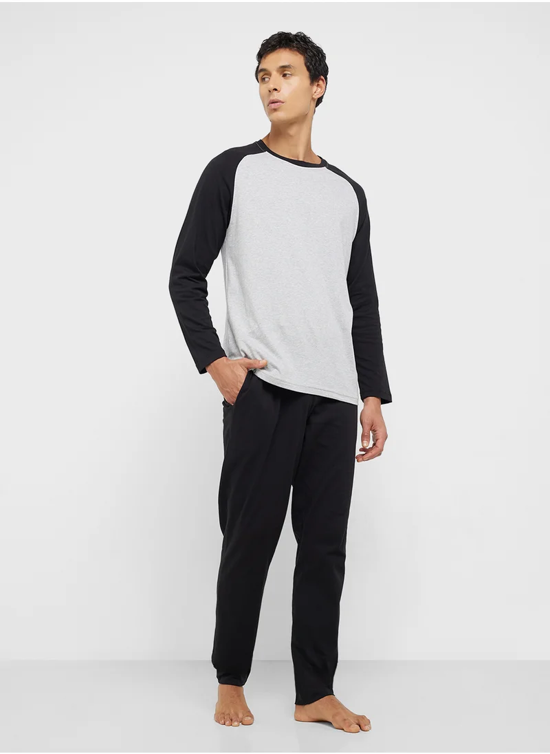 سفنتي فايف Nightwear T-Shirt & Pants Set