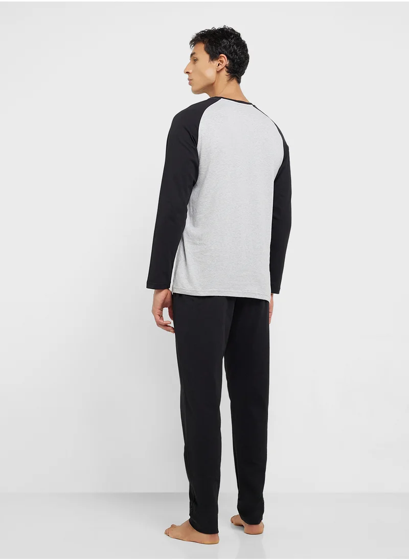 سفنتي فايف Nightwear T-Shirt & Pants Set