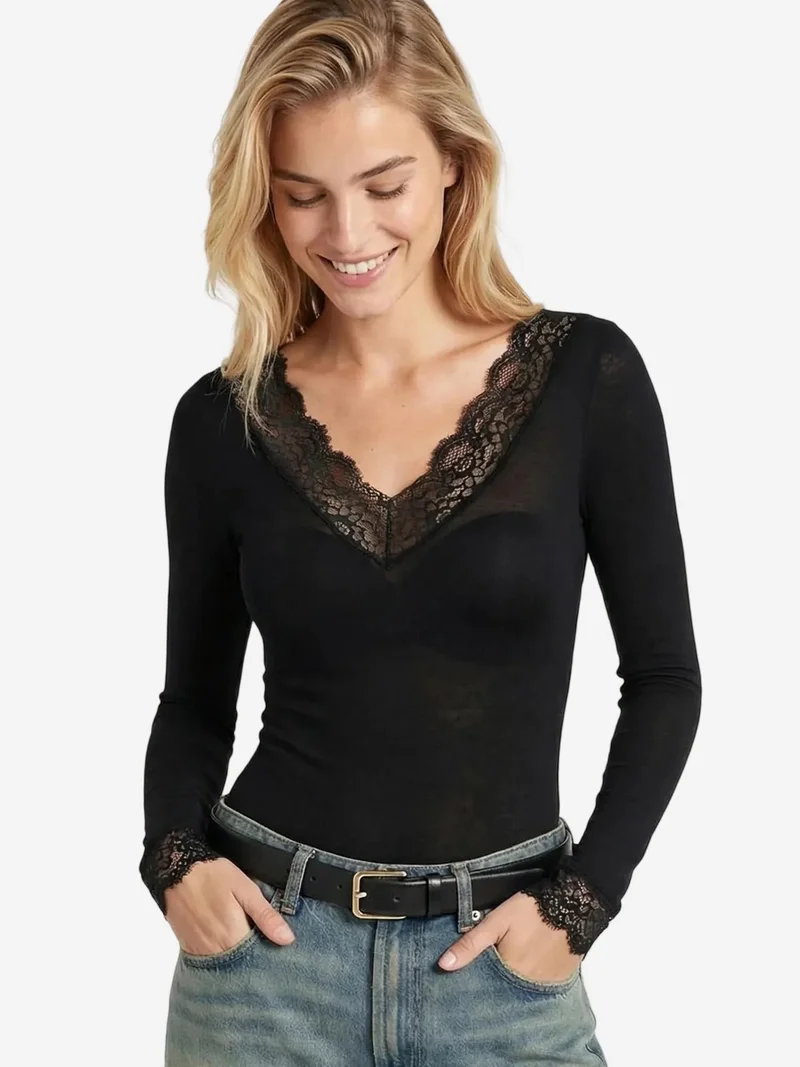 السعادة في إسطنبول ISTANBUL Lace V-Neck Slim Fit Blouse