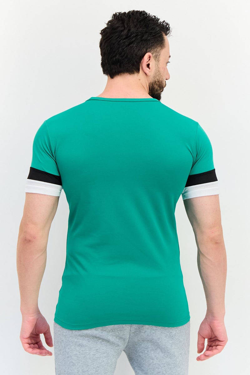 PUMA تي شيرت رياضي للرجال بشعار العلامة التجارية، خارجي، أخضر - Image 3