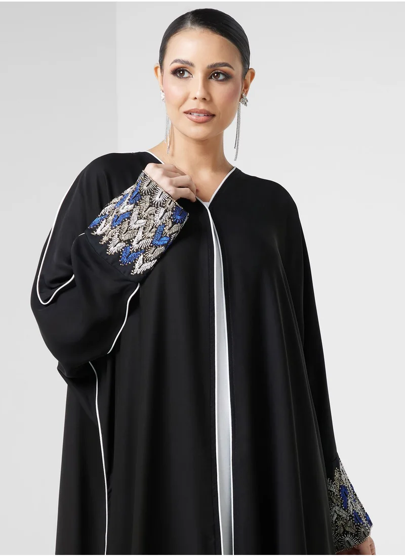 hayas closet Embroidered V-Neck Abaya