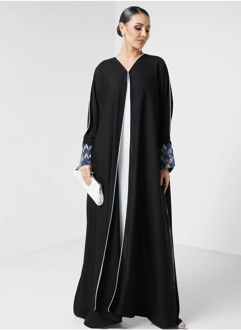 hayas closet Embroidered V-Neck Abaya