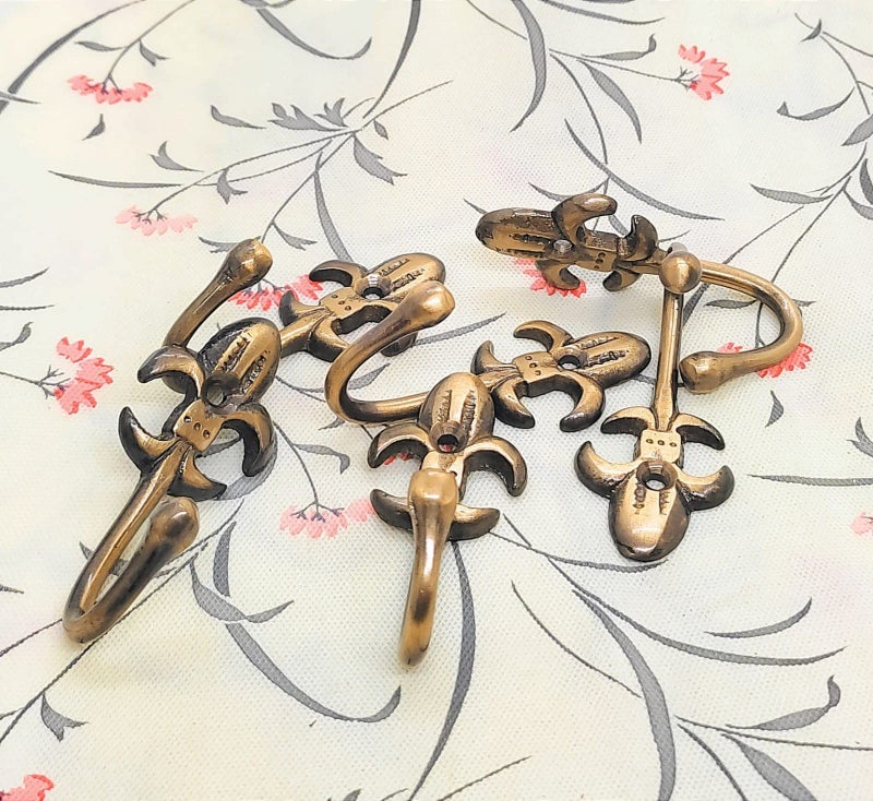 FAPBADRI Multipurpose Hooks, Used to Hang Clothes, Bags, Coats, Curtain Hold Backs, Keys, Colour - Antique Gold, Material - Brass, Royal Design, Screws and Wallplugs Included, Pack of 2 Pieces - Image 2