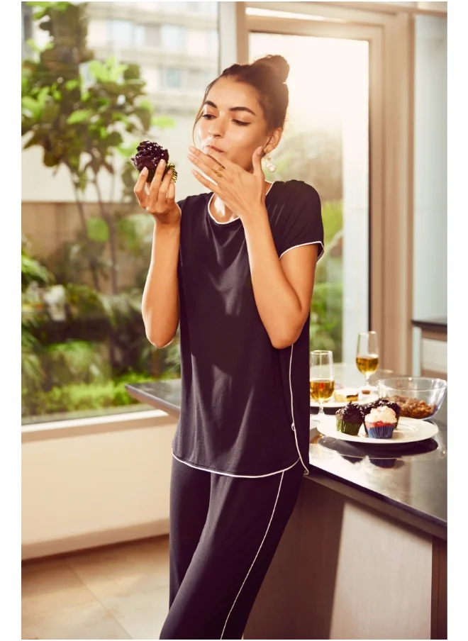 نسيسيرا Black Piping Pajamas