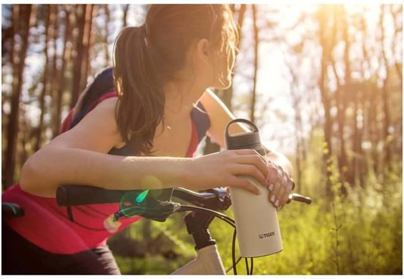 Tiger Stainless Steel Vacuum Insulated Bottle with Handle - Image 2