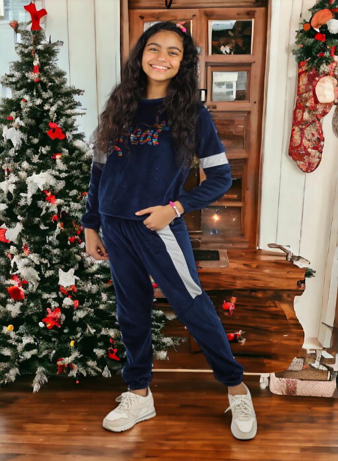 تشويس بيجاما للبنات من القطيفة الناعمة لعمر 6 سنوات، موديلات 2024، نسيج عالي الجودة وخامات فائقة النعومة، موديلات مطبوعة بألوان مرحة وجذابة، تقدم الراحة والأناقة - Image 1