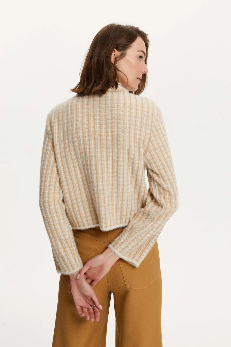 نوكتورن جاكيت بصدرية بإغلاق كبس