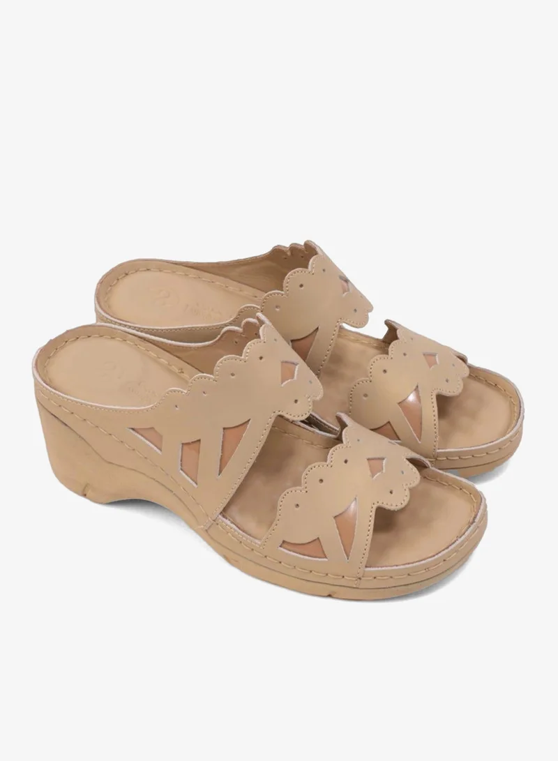 كومفورت بلس صنادل مريحة مفتوحة من الأمام بتصميم مفتوح بيج