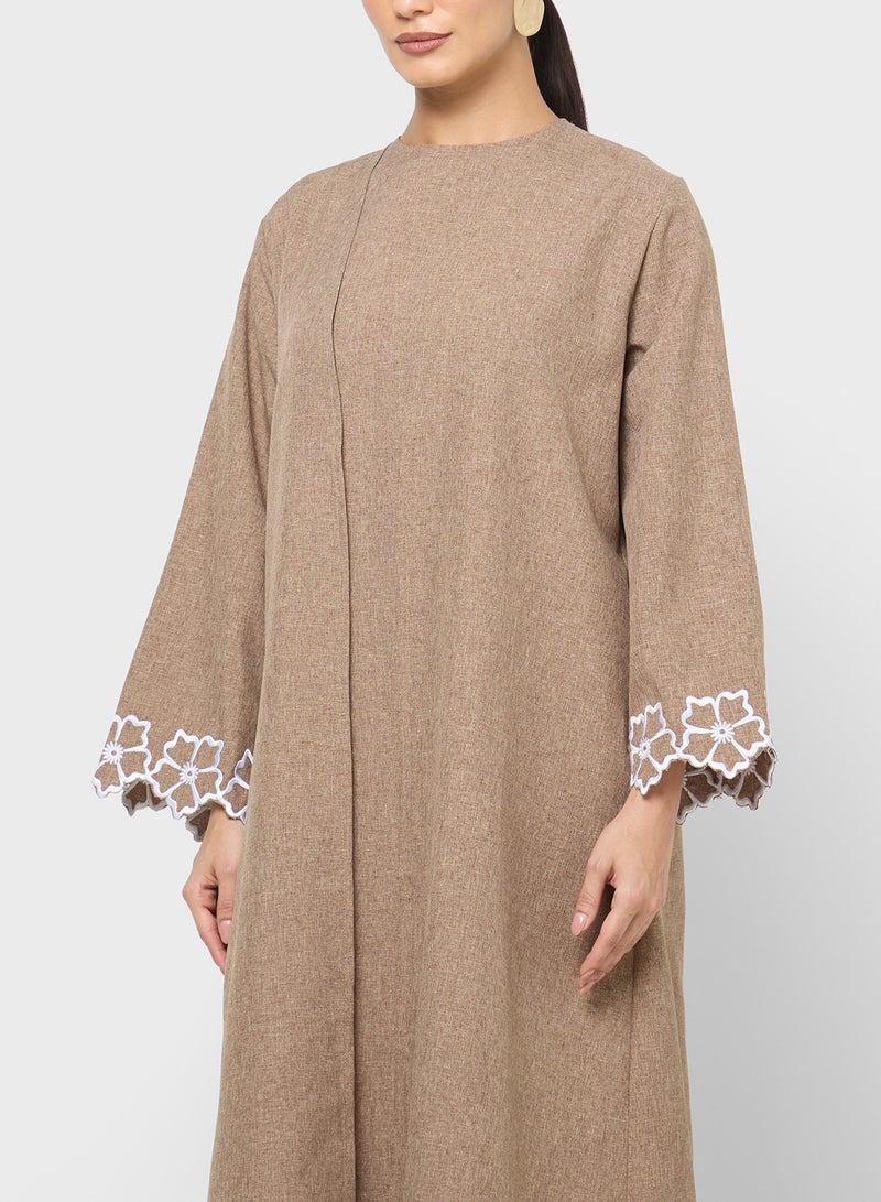 Khizana Floral Hem Abaya - Image 3