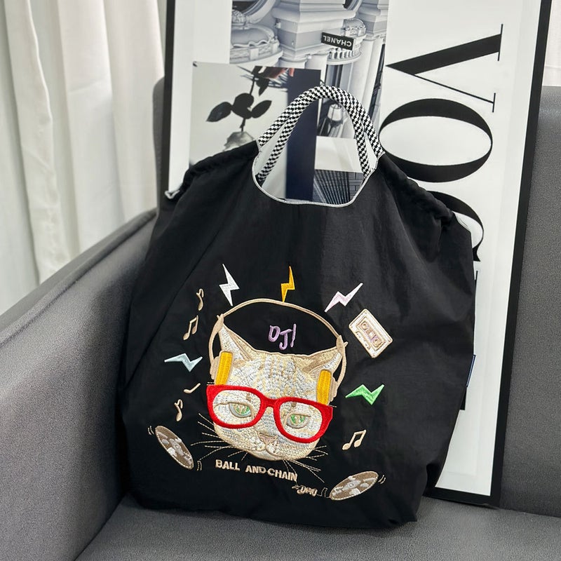 Japanese Homemade Ball Chain Donut Embroidery Shopping Bag Niche Commuter Large Capacity Nylon Shoulder Bag Tide - Image 3