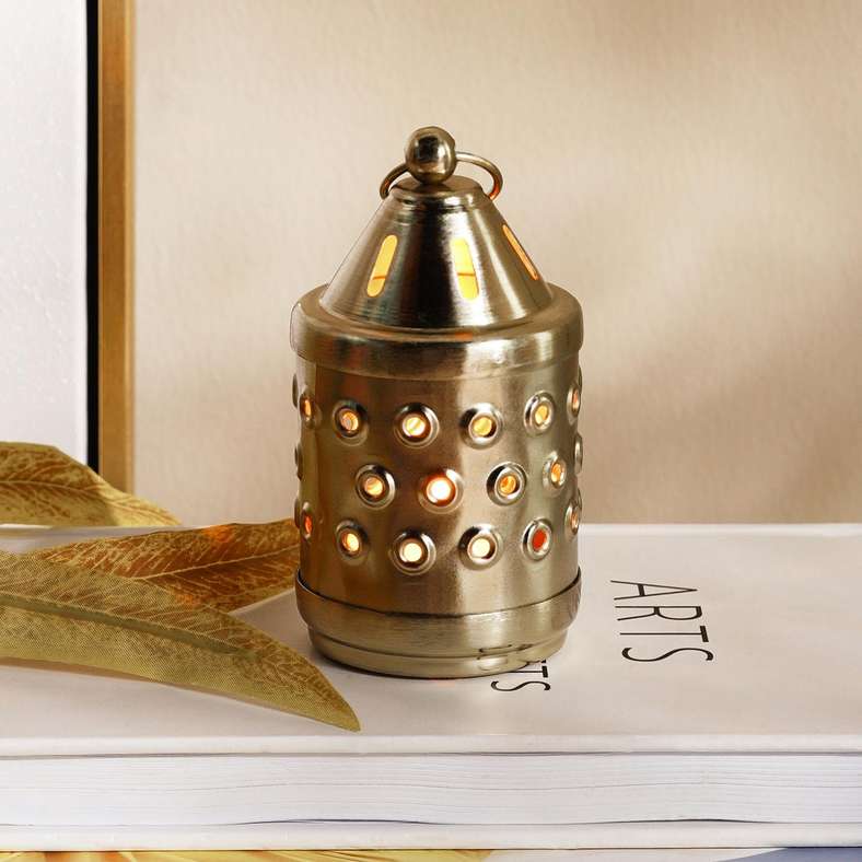 Pan Home فانوس معدني ذهبي لتزيين المنزل