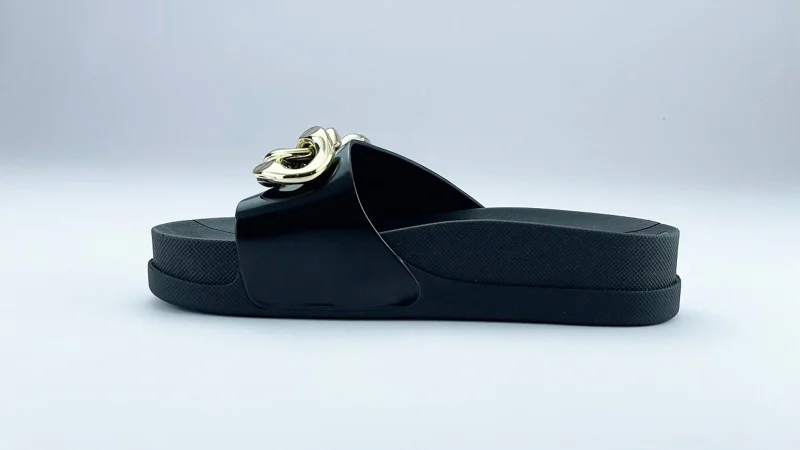Voices Slide Soul Corrente 2K Women'S Anti Slip Sole  With Gold Chain Design Sandals - Black