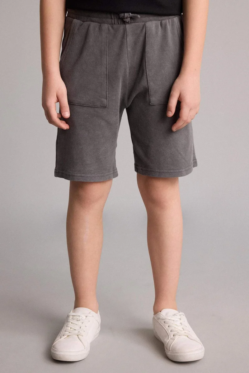 ديفاكتو Boy Elastic Waist Oversize Shorts